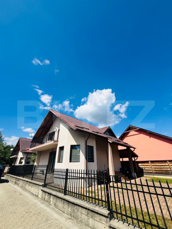 Casa cocheta, cu 4 camere, 130 mp - zona linistita