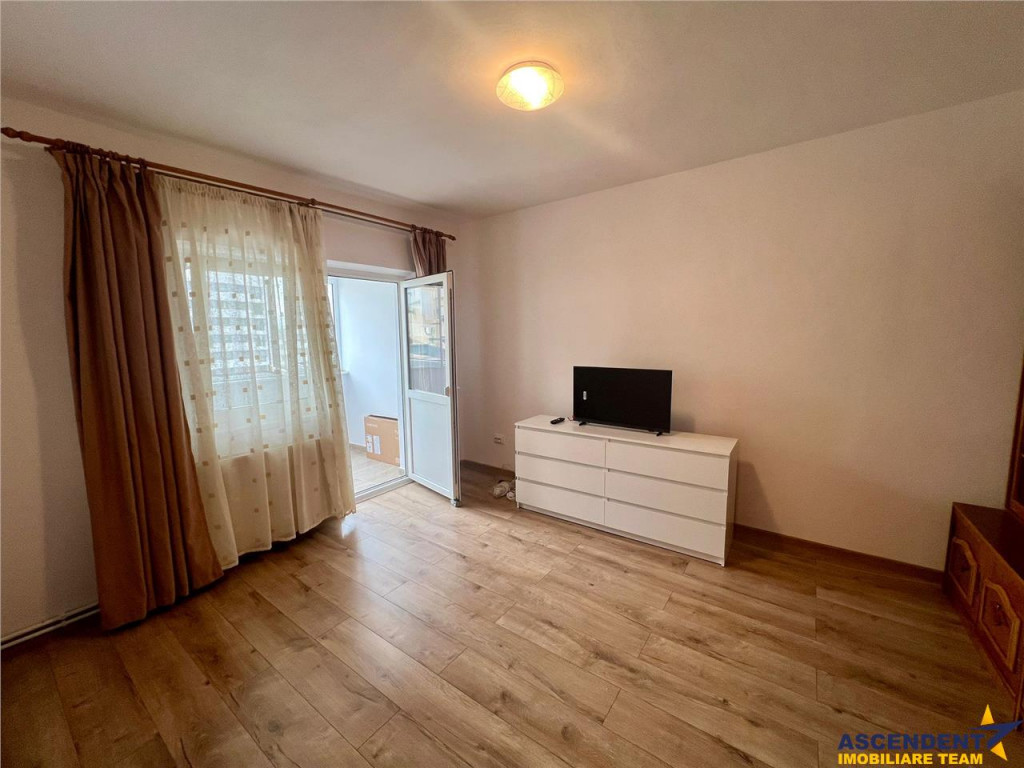 Garsoniera decomandata, Racadau, Brasov