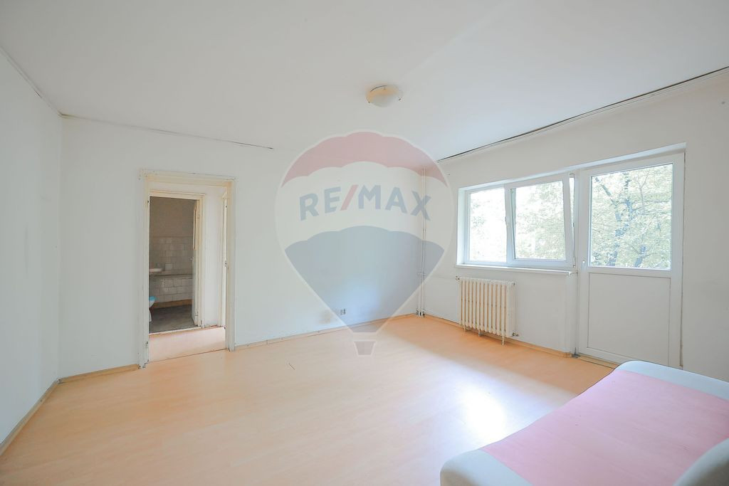 Apartament cu 2 camere de Vânzare, Etaj 1, zona Ioșia