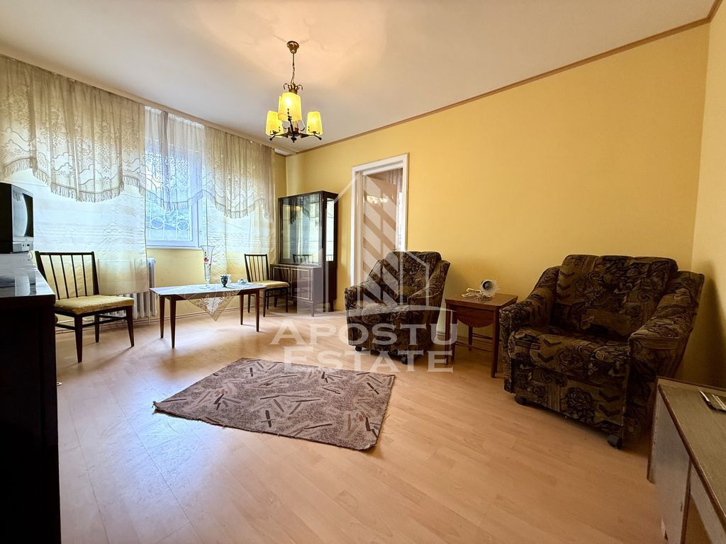 Apartament cu 2 camere, balcon inchis, zona Sagului