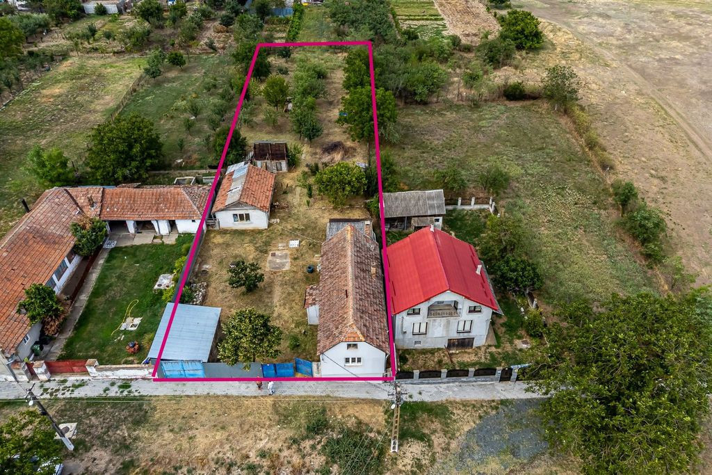 REZERVAT Casa din caramida cu teren generos in Felnac