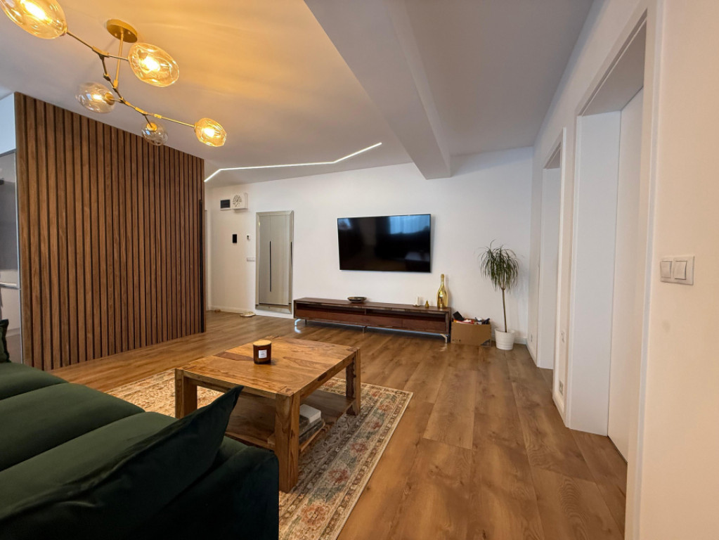 Apartament de lux cu 3 camere kogalniceanu et 3.