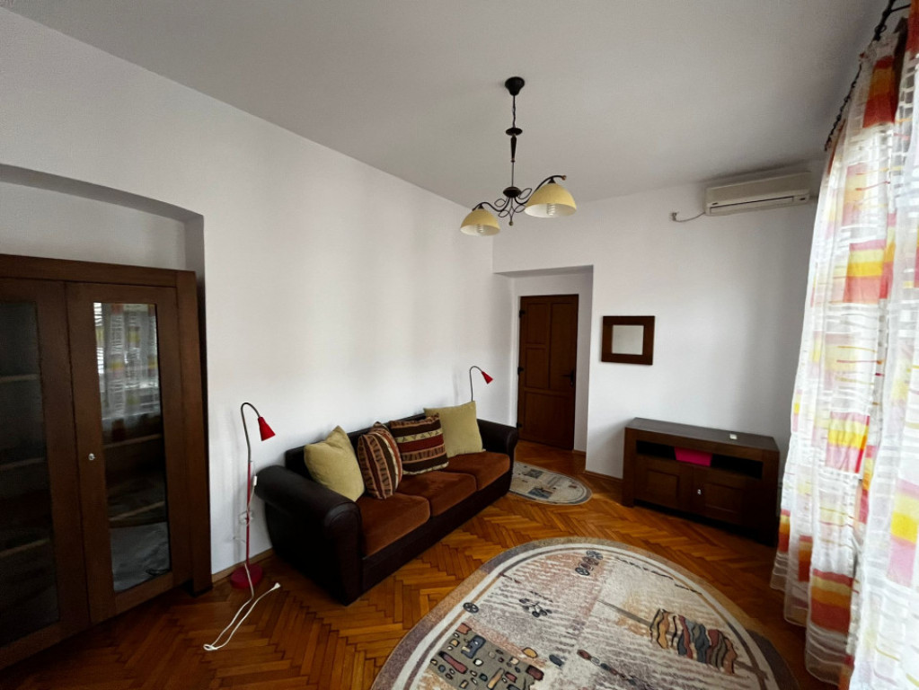Ap 2 camere spatios 70 mp ultracentral Bd. Nicolae Balcescu.