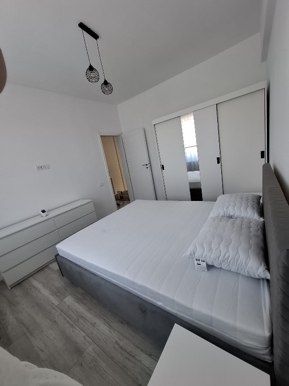 Apartament 2 camere totul NOU, centrala, AC, prima închiriere