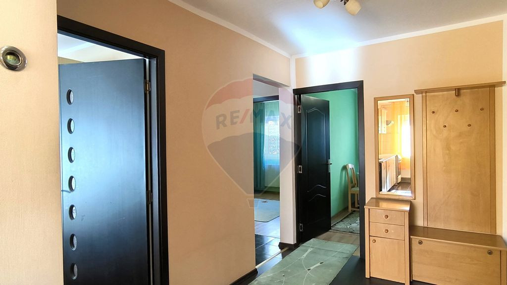 Apartament 3 camere de inchiriat Vitrometan