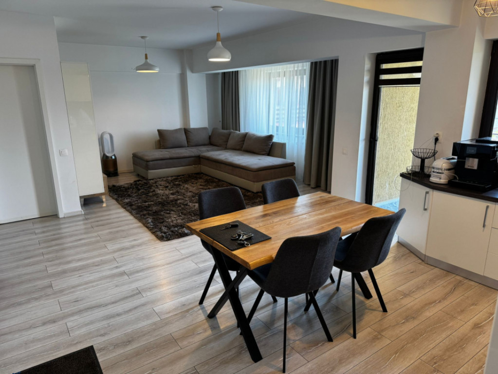Apartament spațios și luminos, 3 camere, decomandat, parca