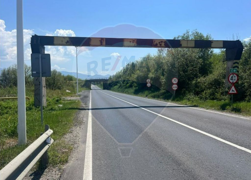 Teren Strategic în Vestem-Ideal pentru Dezvoltări Viitoare