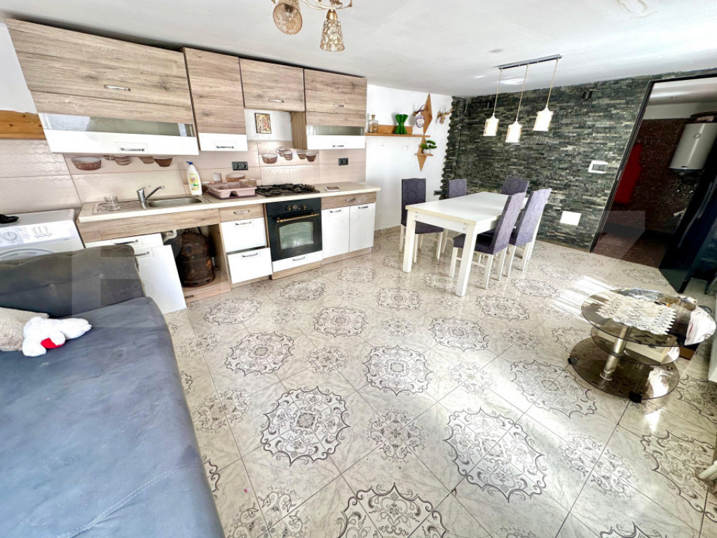 Casă recent renovată, mobilată și utilată – Cut, jud.