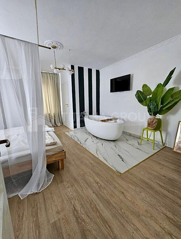 Casă superbă cu 6 camere, 4 băi, peisaje excepționale...