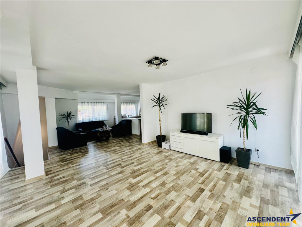 Spatiu de birouri select, cu garaj si curte proprie, Astra,