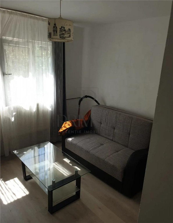 Garsoniera Buziasului-mobilata-utilata-etaj intermediar