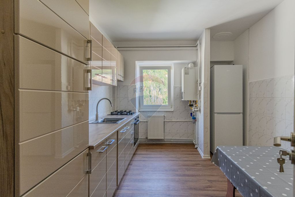 Apartament 3 camere de închiriat în Răcădău | COMISI...