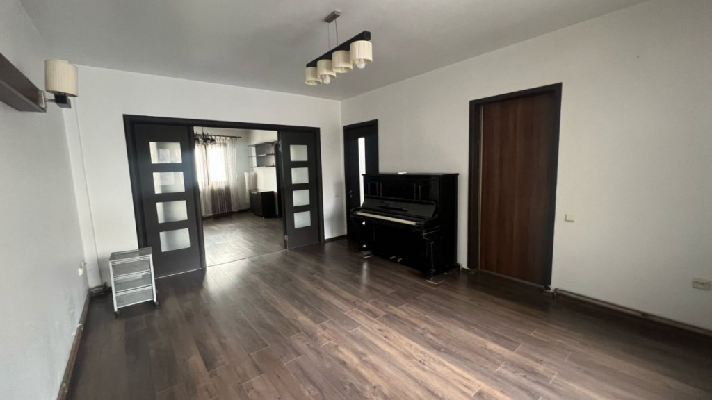 Apartament de 3 camere ( 113MP )-Mosilor-Cartierul Armenesc