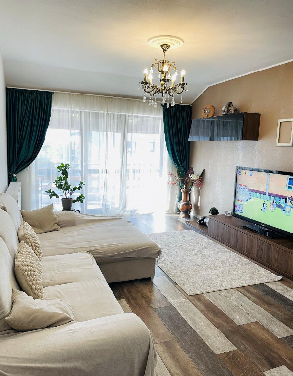 Apartament 3 camere, decomandat - zona Sanpetru