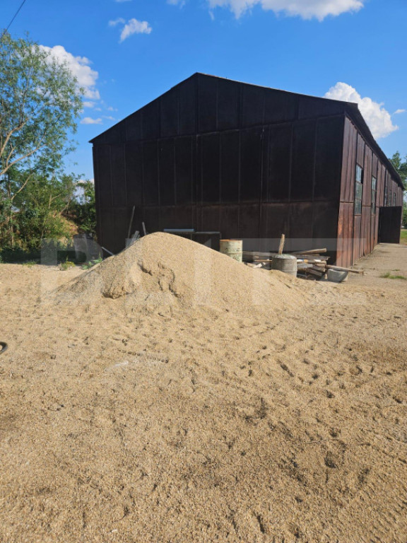 Spațiu industrial + spații de cazare/birouri de închiriat