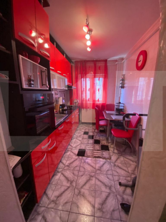 Apartament cu 2 camere, decomandat – Strada Moinești, Buc