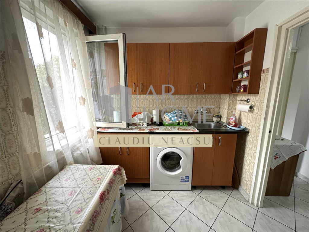 Apartament 3 camere, zona Vest, Ploiesti