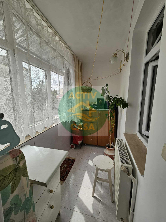 Apartament 2 camere, decomandat, etaj 2