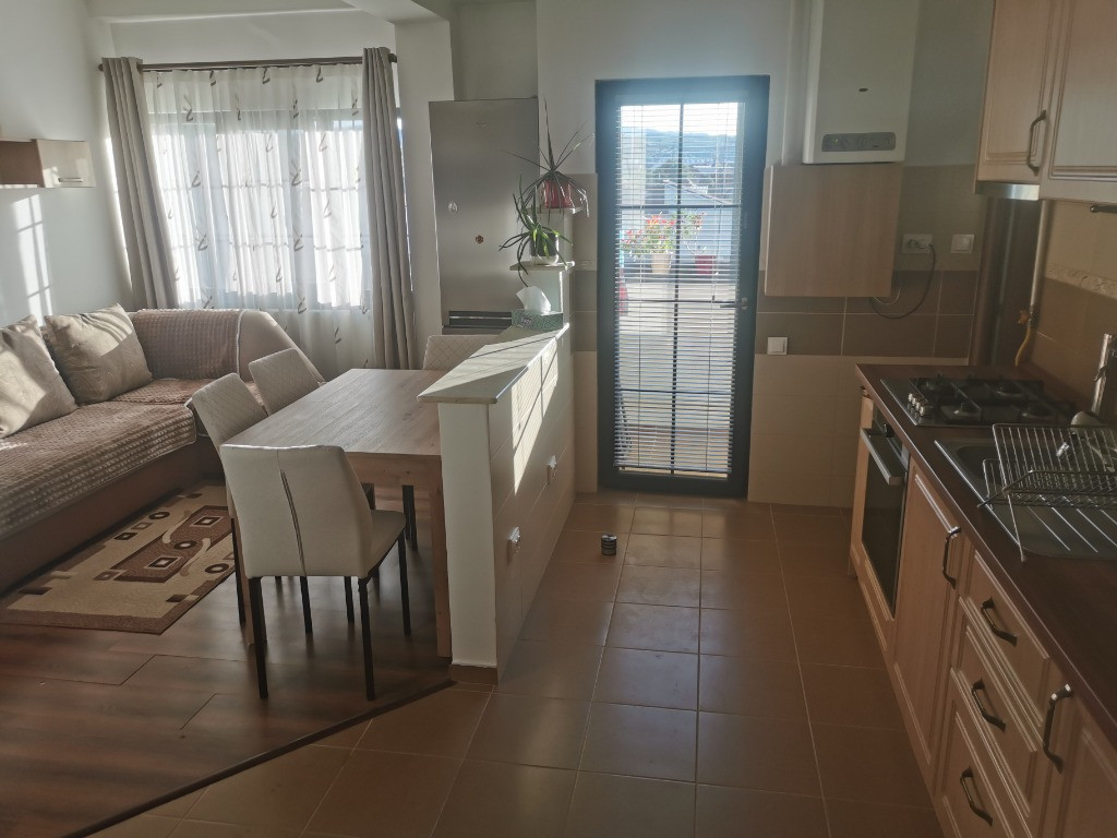 Apartament 3 camere 63mp floresti strada abatorului, zonă foarte bună
