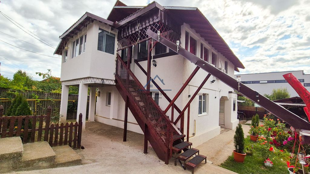 Casa P+M - curte 1200mp - Curtea de Arges - str. Rm Vilce...