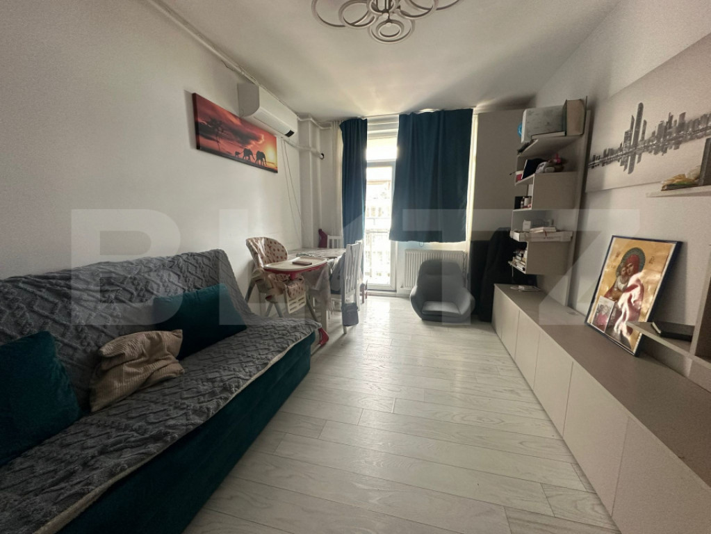 Apartament 3 camere, 2 bai, intermediar, parcare, ansamblul