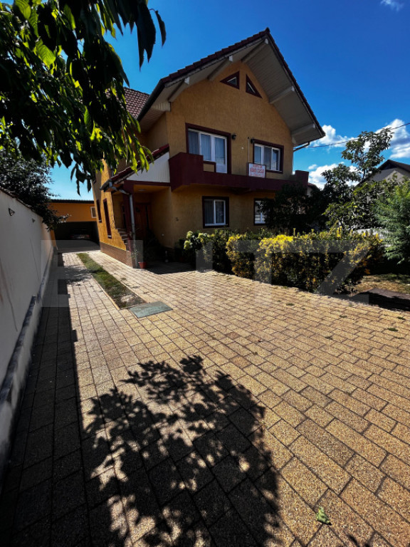 Casa P+1+M de vanzare