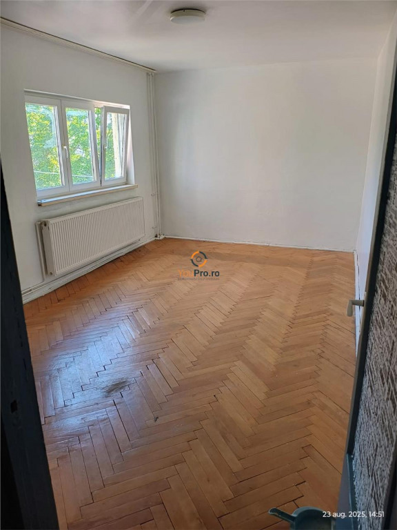 Apartament 2 camere cu centrala etaj 2 zona Lipovei