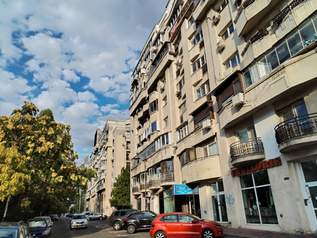 Unirii-spate magazin, 3 min.metrou, contract ANAF, comision ZERO.