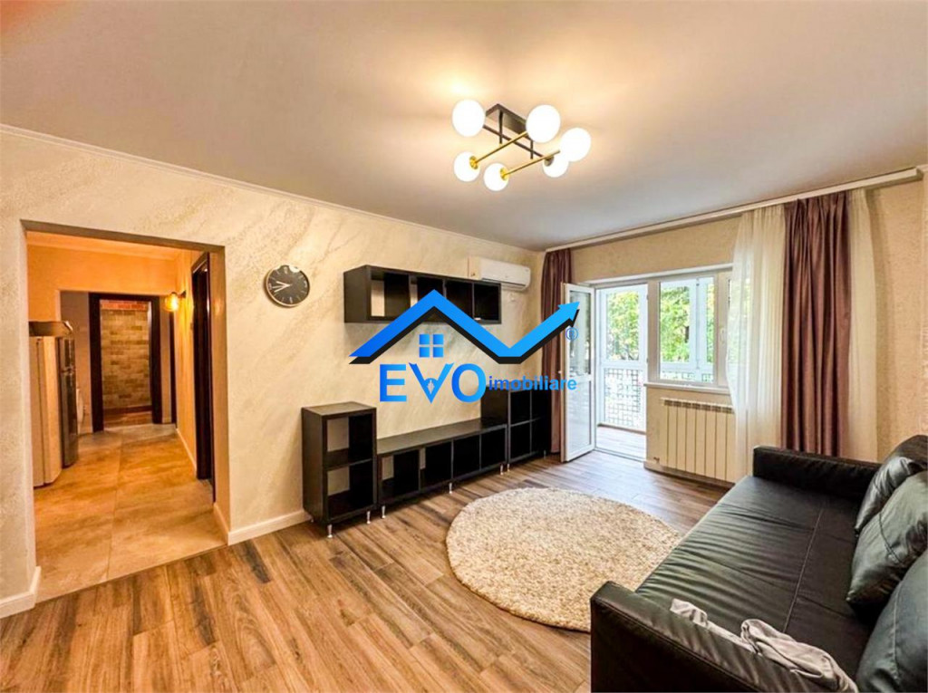 Apartament cu 3 camere, etajul 1, decomandat, zona Centrala