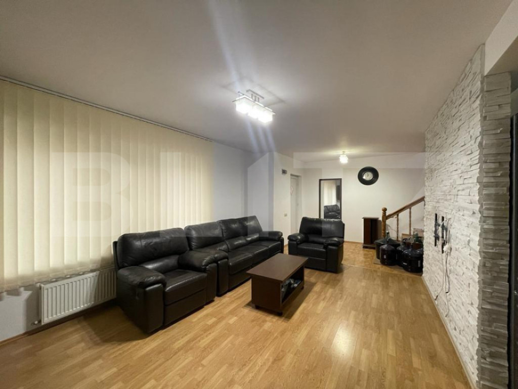 Duplex de 4 camere, 120 mp, gradina 50 mp, parcare, zona Sub