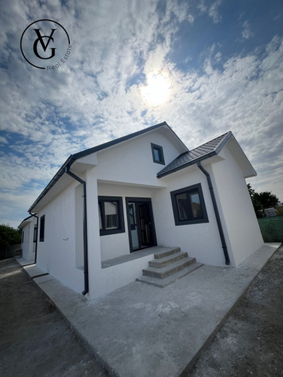 Casa de 3 camere la cheie | Navodari