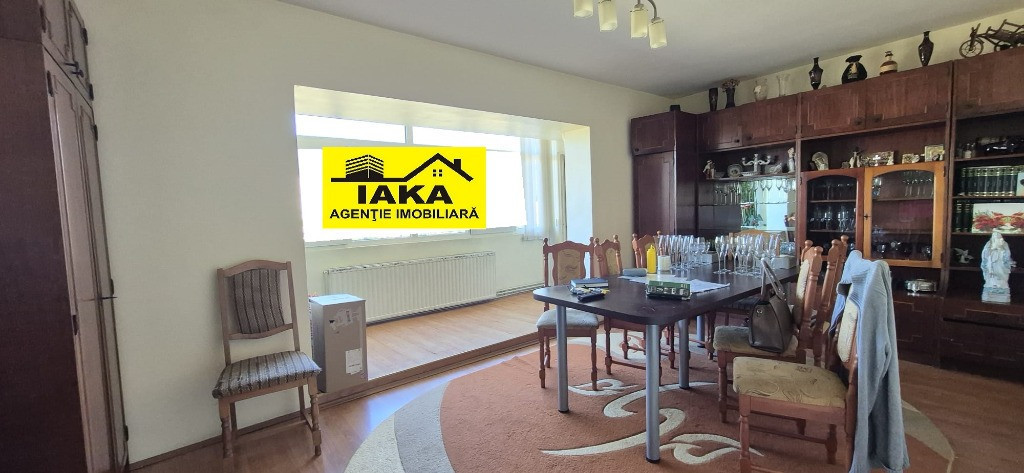 Zona Palatul de Justitie, 5 camere, etaj 2