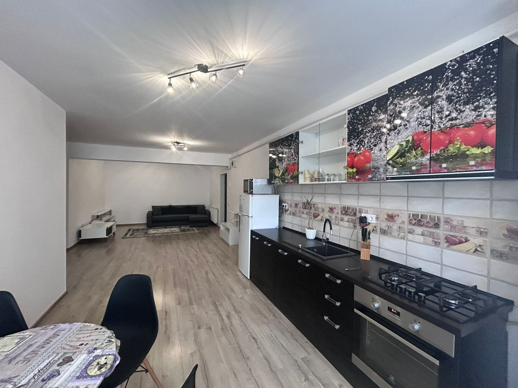 Apartament de 2 camere, prima inchiriere, zona Florilor