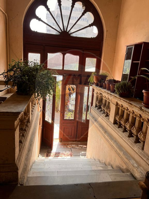 Apartament cu 3 camere de închiriat în zona Ultracentral