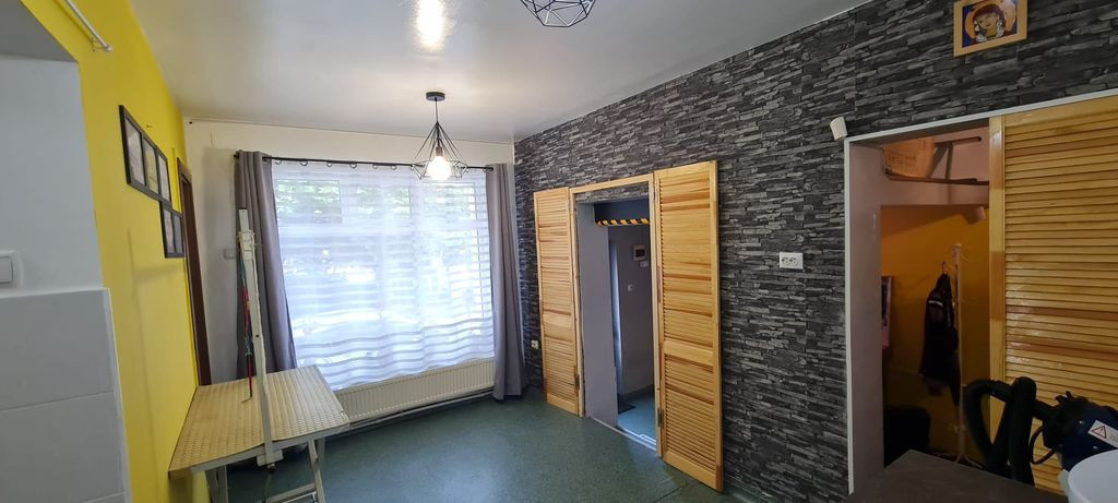 SPATIU COMERCIAL SECTOR 4, SERBAN VODA