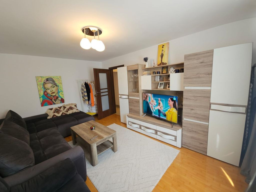 Apartament 3 Camere/ Decomandat / 1 Decembrie 1918