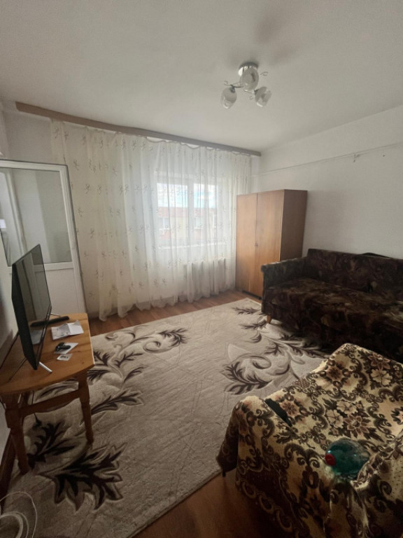 Garsoniera de inchiriat, zona Doi Voievozi, Radauti