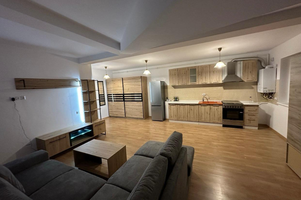 Apartament 2 camere, open space - zona Sanpetru