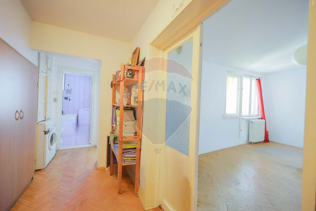 Apartament cu 2 camere de vânzare în zona Decebal