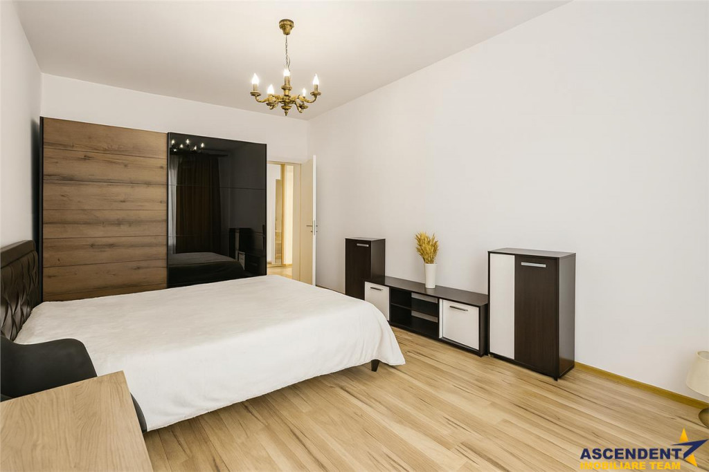 TUR 3D! Regim vila, design original, luminos, decomandat, mo