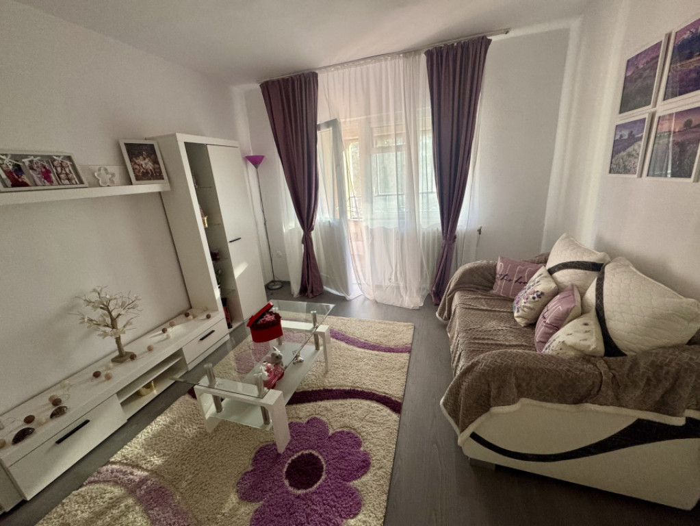 Apartament 2 camere mobilat etaj 2 central