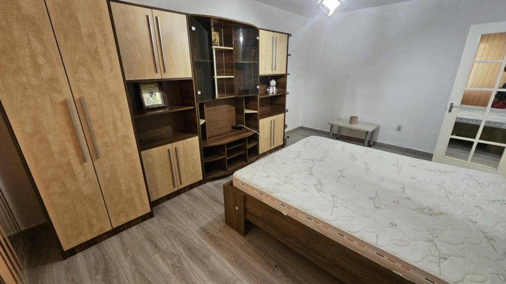 Apartament 1 camera D, in Podul de Fier