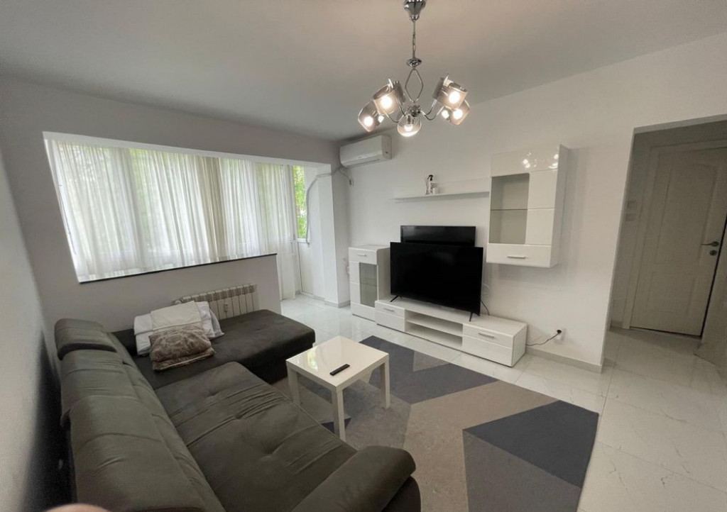 Inchiriez ap 2 camere Piata Victoriei