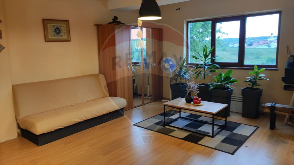 Apartament 67 mp utili de vanzare cartier Orizont iesirea...