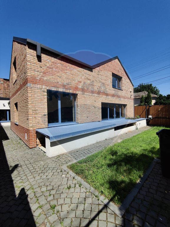 Spatiu de birouri/sediu firma, de inchiriat