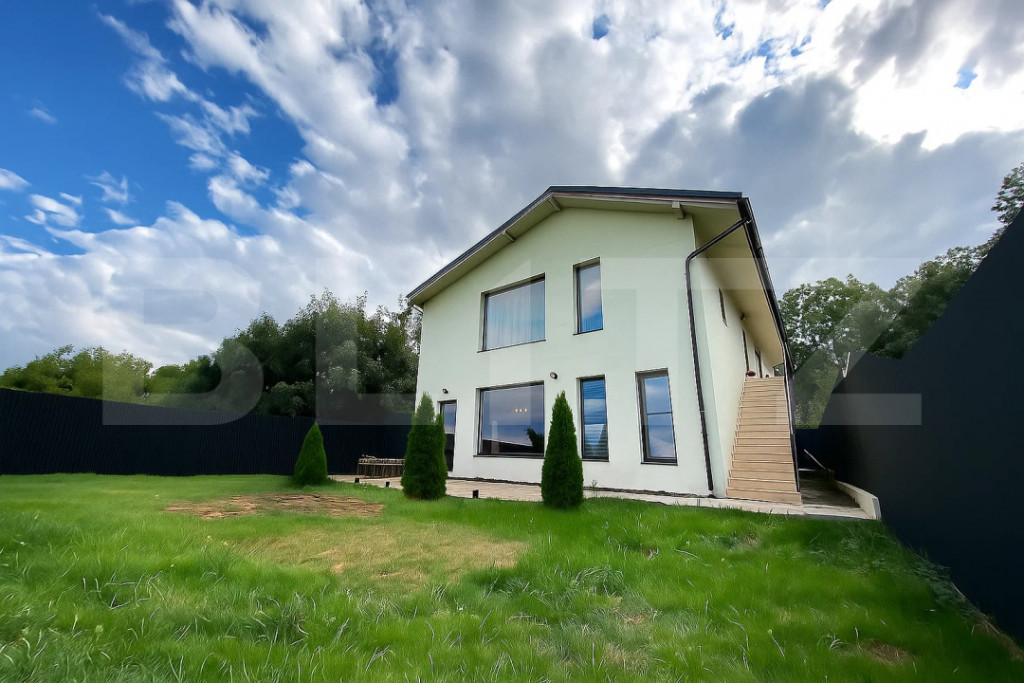 Casa luminoasa, 142 mp utili, teren 500 mp, construcție 201