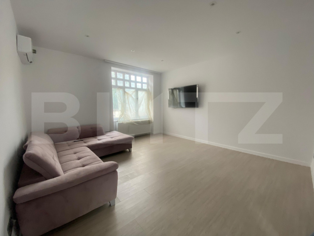 Apartament complet renovat, ultracentral – lângă parc