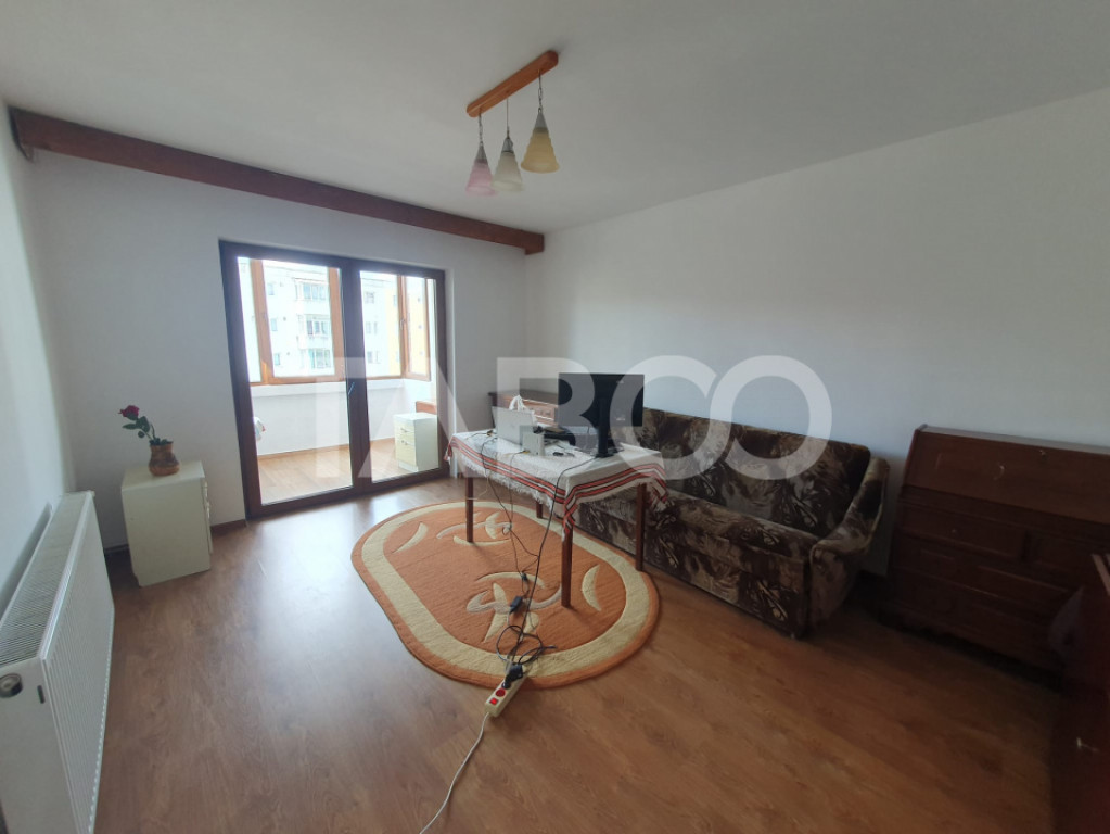 Apartament 2 camere de inchiriat 1 Decembrie etaju 3 decoman