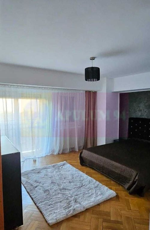 Vanzare apartament de 3 camere in rondul Piata Alba Iulia