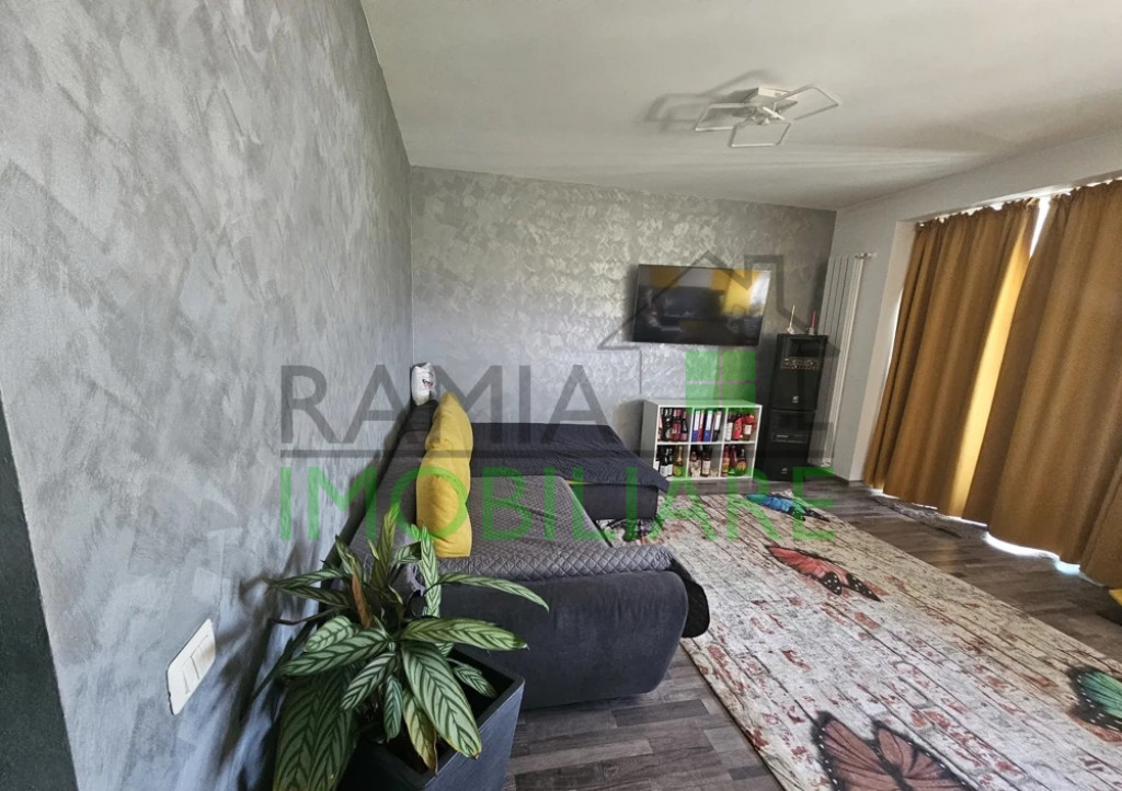 Apartament 3 camere decomandat în Complexul Vivamus – con